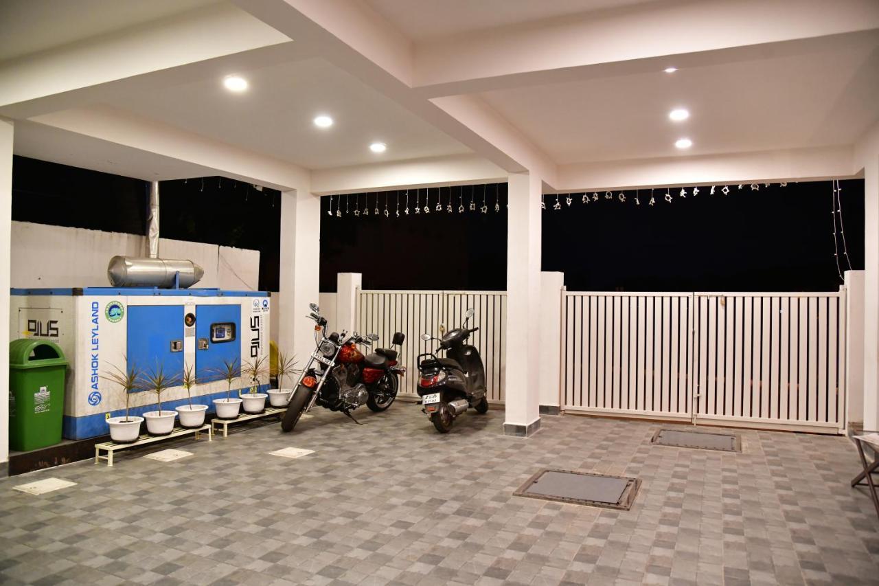 Xcel Luxury Hotel Apartments-Home Living Redefined Mysuru Zewnętrze zdjęcie
